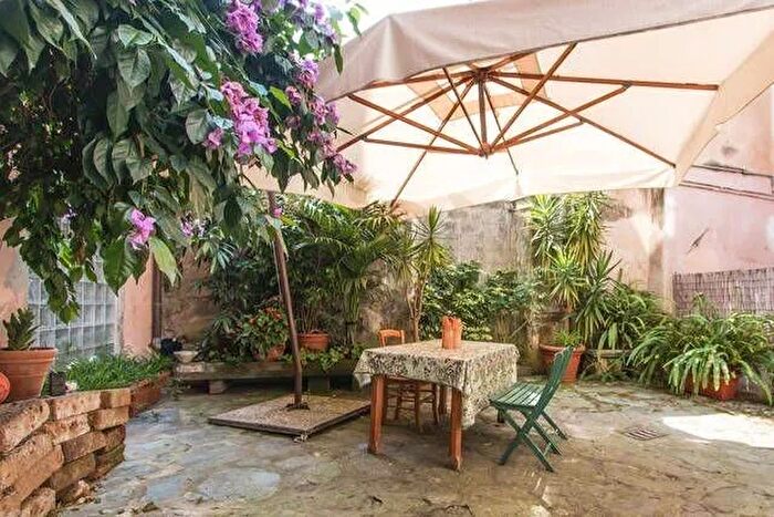 Casa con 6 locali in vendita in Pietrasanta