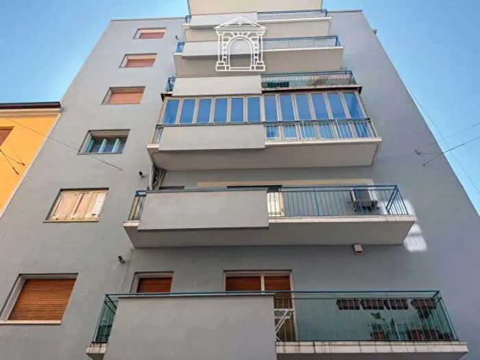 Appartamento trilocale in vendita in Via Marco Polo, Trieste