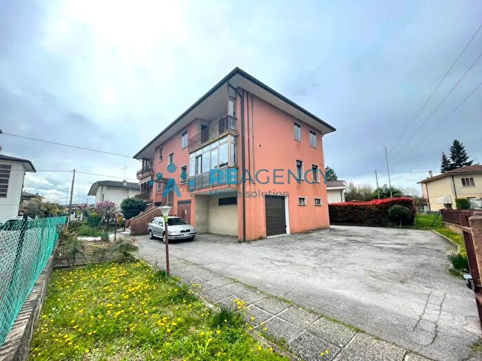 Appartamento quadrilocale in vendita in Creazzo