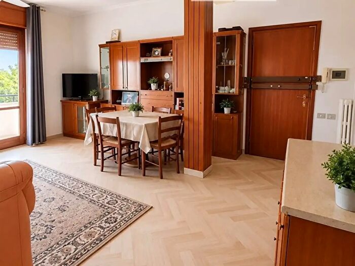 Appartamento con 6 locali in vendita in Carpi