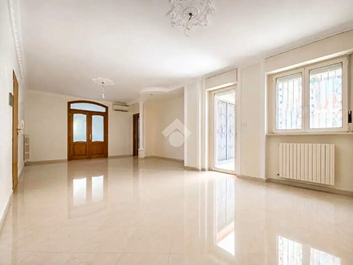 Appartamento quadrilocale in vendita in Via Pino Rucher, Manfredonia