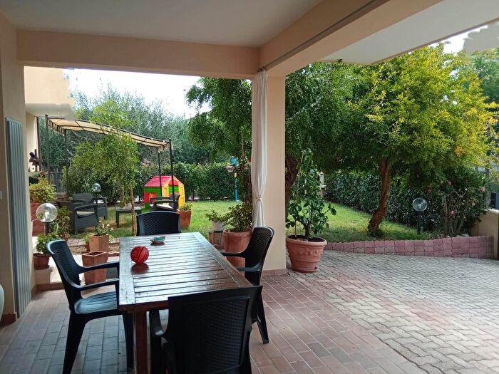 Casa con 9 locali in vendita in Senigallia