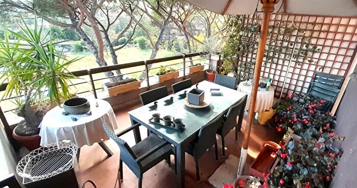 Appartamento con 5 locali in vendita in Roma