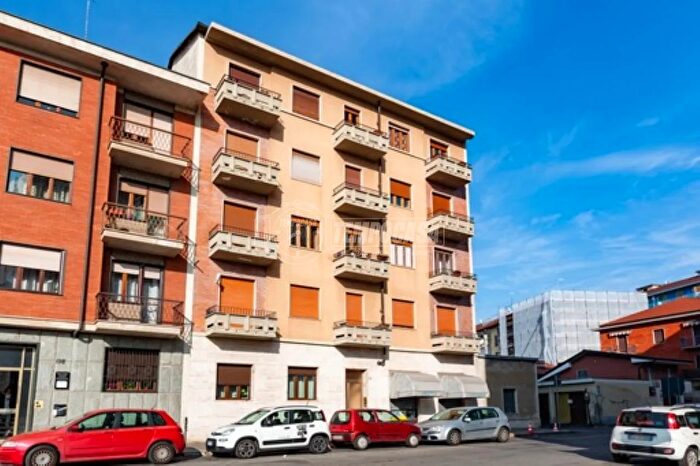 Appartamento con 5 locali in vendita in Via Verolengo, Torino