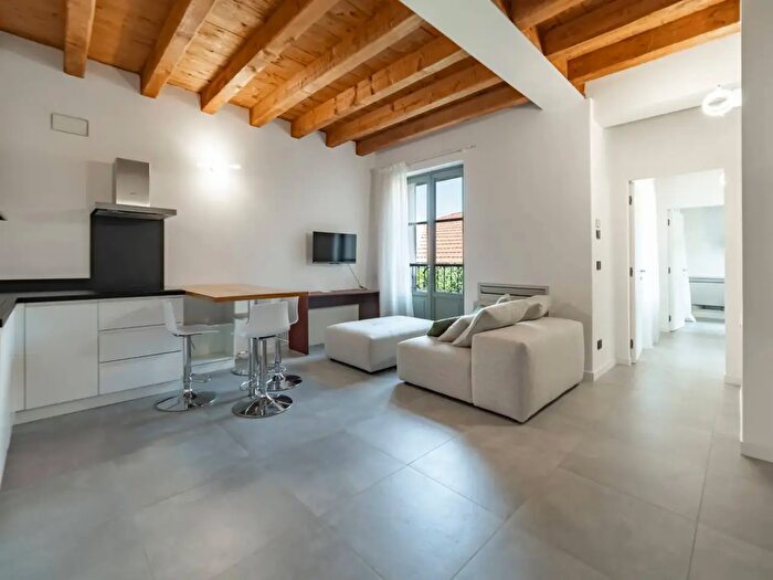 Appartamento trilocale in affitto in Via Bonaventura Zumbini, Milano