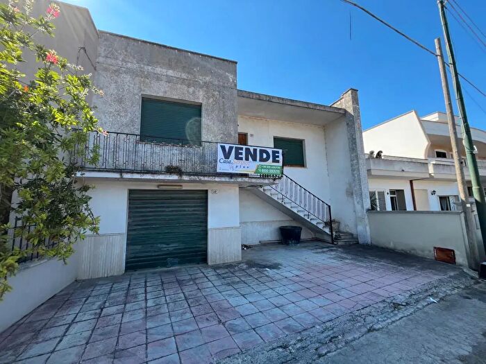 Casa con 7 locali in vendita in Via Sferracavalli Sannicola Le Italia, Sannicola