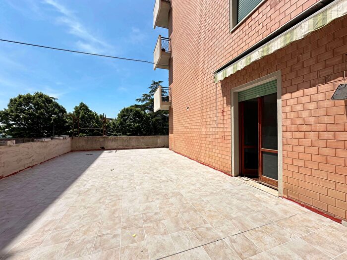 Appartamento con 6 locali in vendita in Via Angelini, Ancona