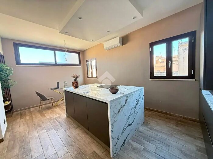 Appartamento bilocale in vendita in Via San Francesco da Paola, Reggio Calabria