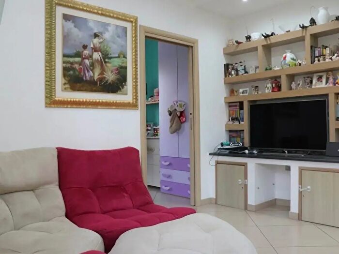 Appartamento trilocale in vendita in Via Sciarelle, Acireale