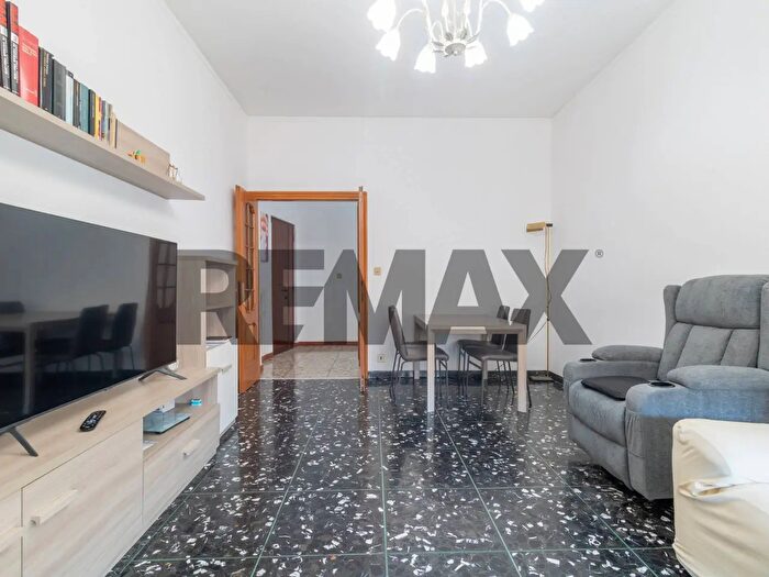 Appartamento trilocale in vendita in Via delle Albizzie, Roma