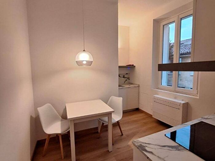 Appartamento trilocale in affitto in Via Giovanni Chiassi, Centro, Mantova