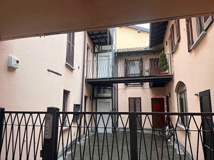 Appartamento trilocale in affitto in Via xx Sesttembre, Centro, Sesto Calende