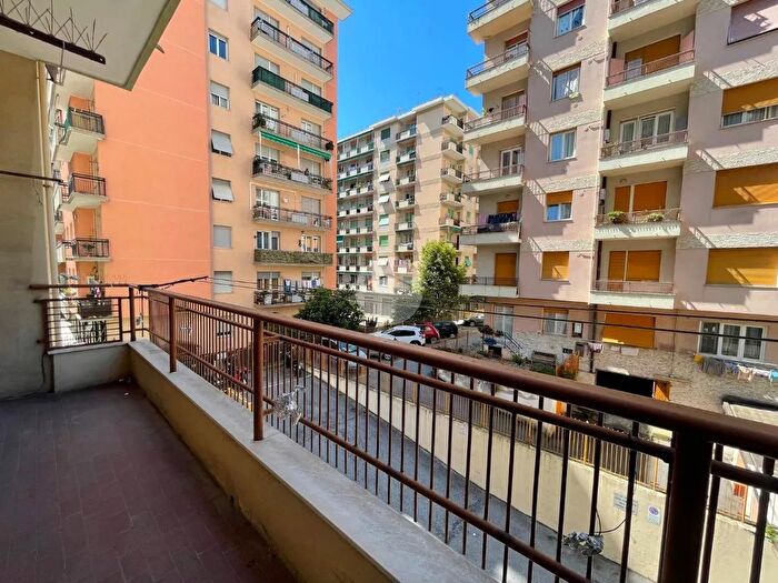 Appartamento con 5 locali in vendita in Via Giovanni Opisso, Genova