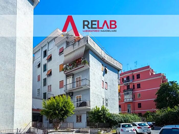 Appartamento trilocale in vendita in Via Clemente X, Roma