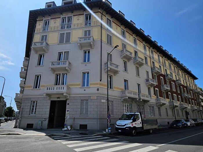 Appartamento bilocale in affitto in Via Costanza, Washington, Milano