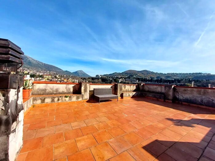 Appartamento quadrilocale in vendita in Via dei Casali, Salerno