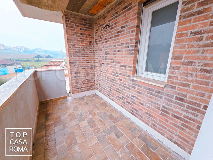 Casa quadrilocale in vendita in Via Bartolomeo Chesi, Roma