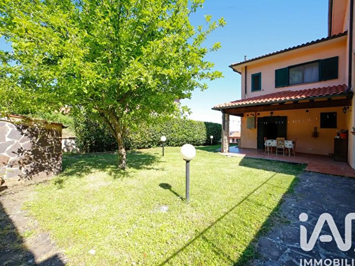 Casa con 7 locali in vendita in Via delle Orchidee, Arcidosso