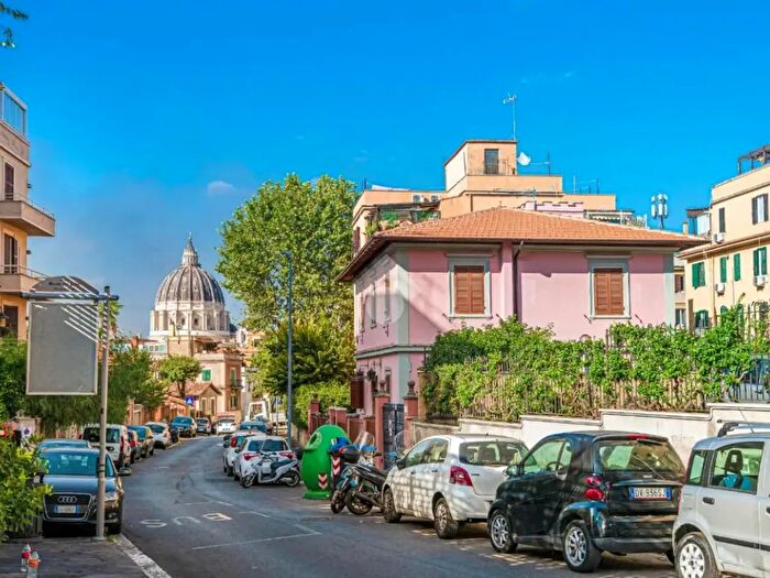 Appartamento bilocale in vendita in Salita di Monte del Gallo, Roma