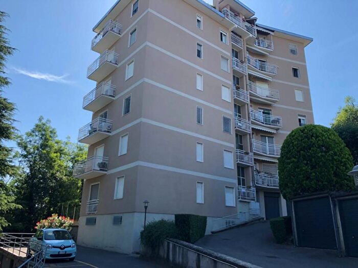 Appartamento trilocale in affitto in Via Gnocchi Don Carlo, Lora, Como