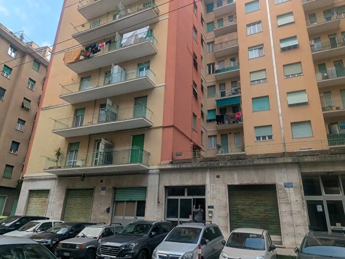 Appartamento con 5 locali in vendita in Salita Brasile, Genova