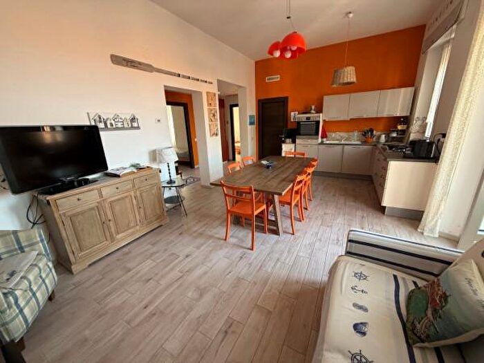 Appartamento con 5 locali in vendita in Via Pola, Civitanova Marche