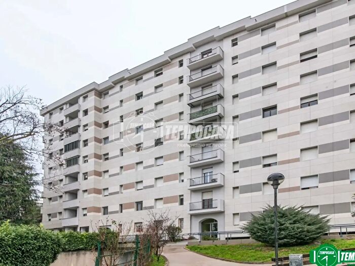 Appartamento trilocale in vendita in Via Milano, Garbagnate Milanese