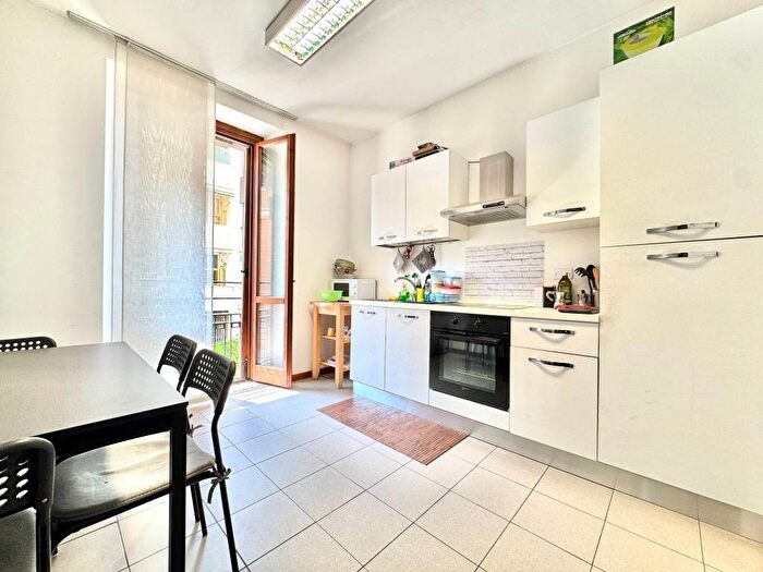 Appartamento trilocale in affitto in Via Don Giuseppe Andreoli, Bovisa, Milano