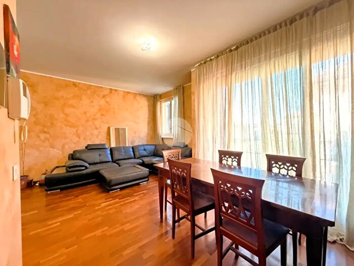Appartamento trilocale in vendita in Piazza Sandro Pertini, Santo Stefano Ticino