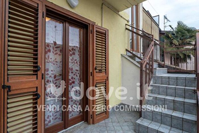 Casa trilocale in vendita in Via Armando Diaz, Bizzarone