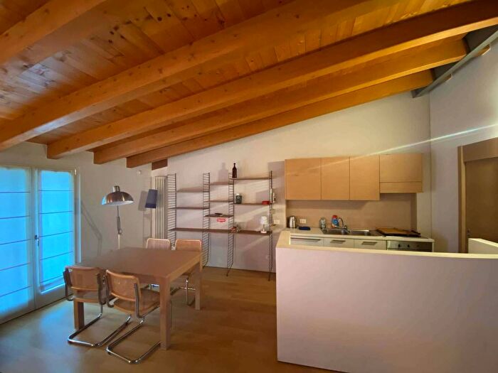 Appartamento bilocale in affitto in Via Broletto, Duomo, Milano