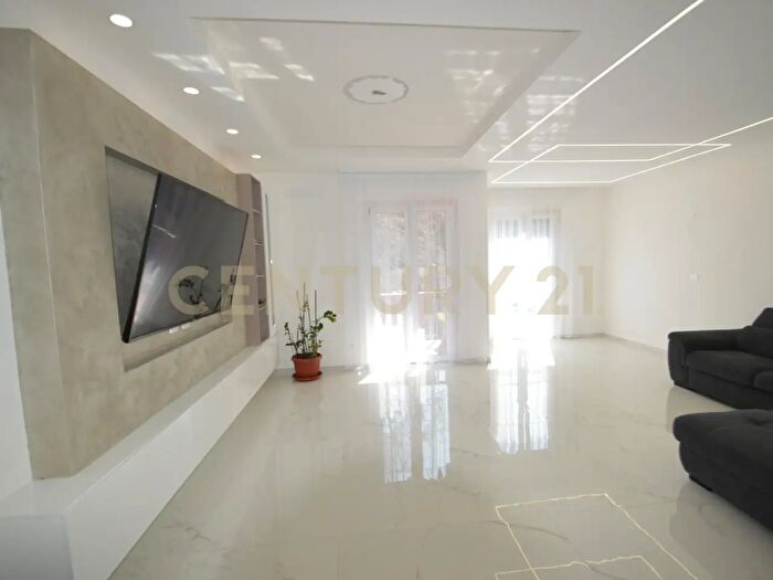 Appartamento con 6 locali in vendita in Via Senese a, Grosseto