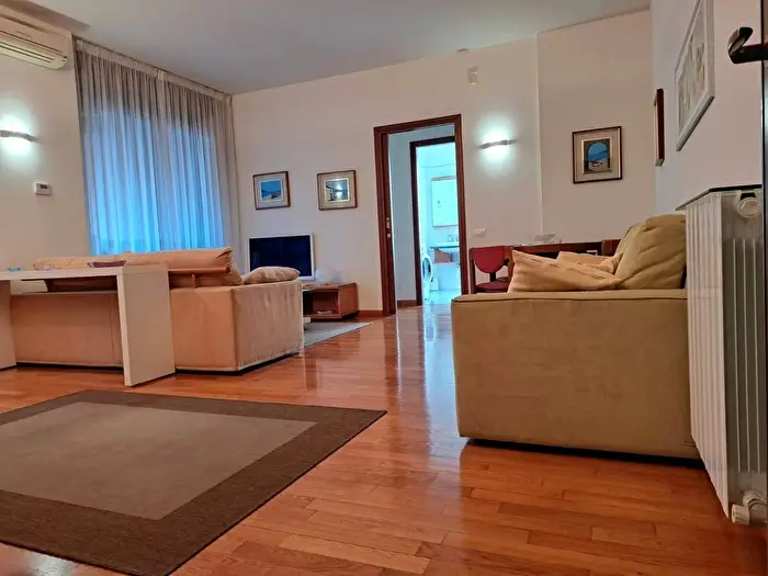 Appartamento bilocale in affitto in Via Tolentino, Milano