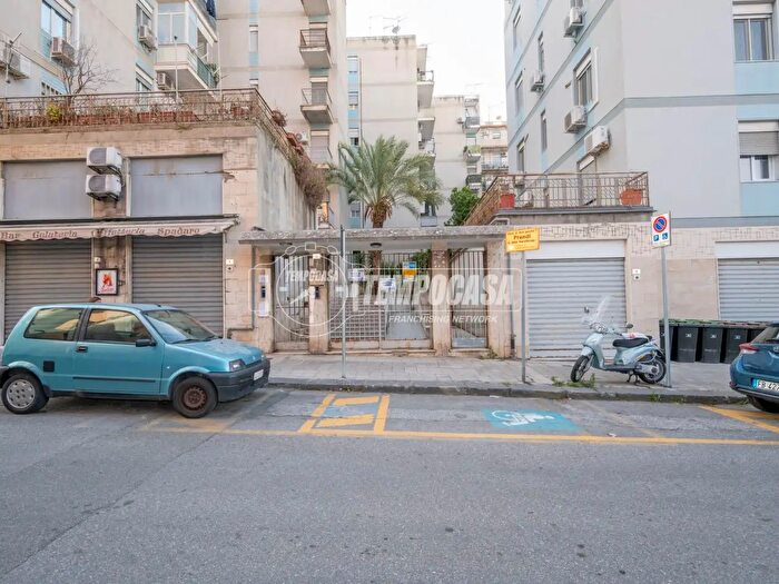 Appartamento trilocale in vendita in Via Giacomo Longo, Messina