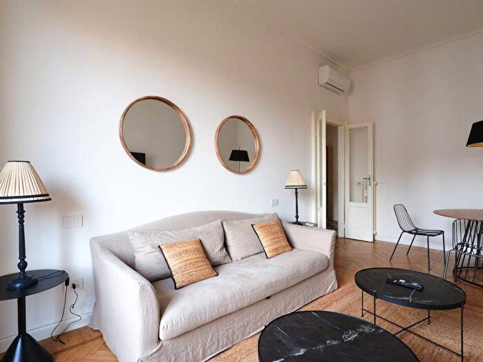 Appartamento trilocale in affitto in Piazza Maria Adelaide di Savoia, Morgagni, Milano