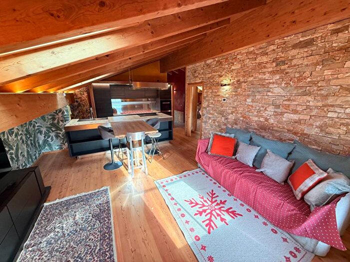 Appartamento trilocale in affitto in Via Giacinto Sertorelli, Centro, Bormio