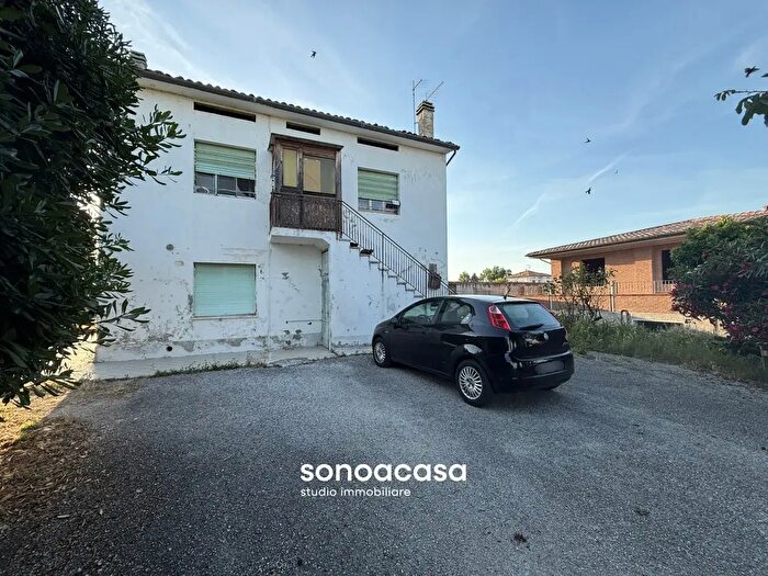 Casa con 5 locali in vendita in Via Doria, Fano