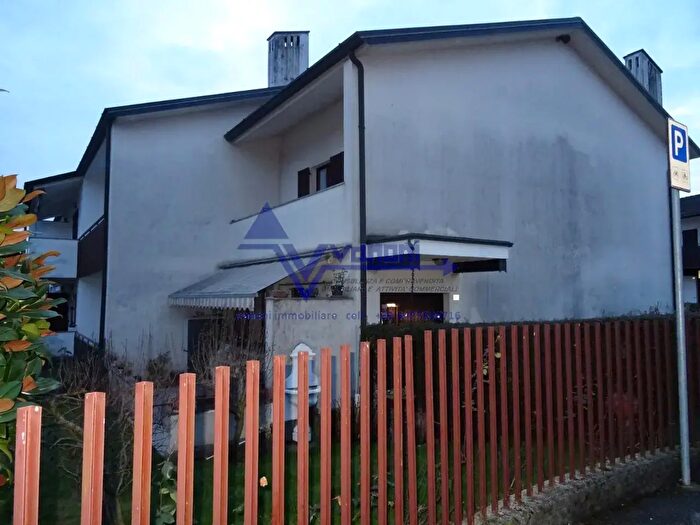 Casa con 5 locali in vendita in Sorisole