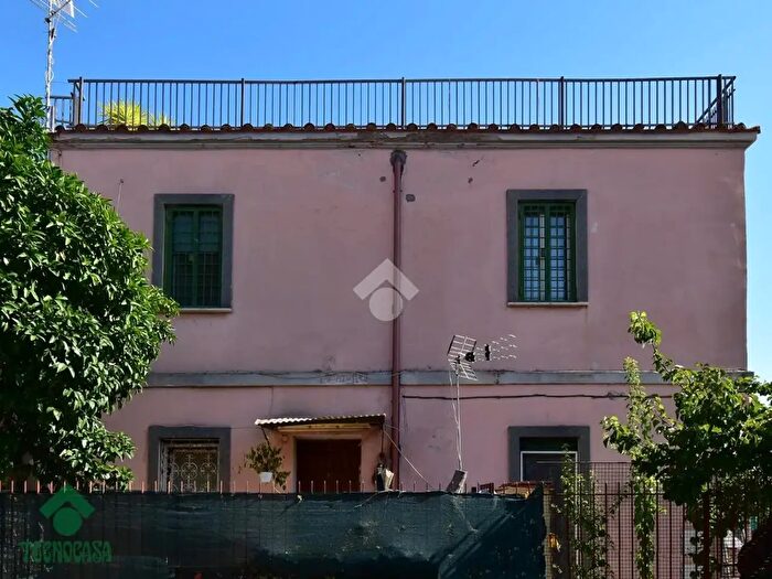 Appartamento quadrilocale in vendita in Via Lucciano, Roma