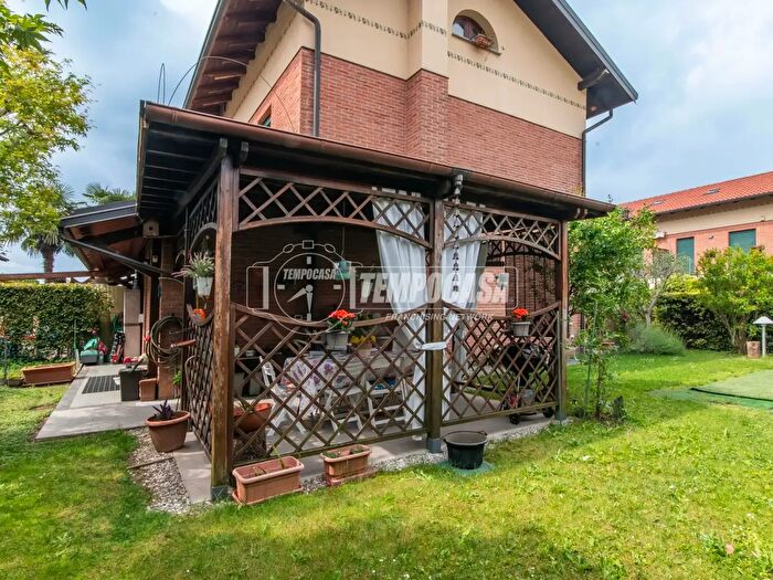 Casa quadrilocale in vendita in Fenegro
