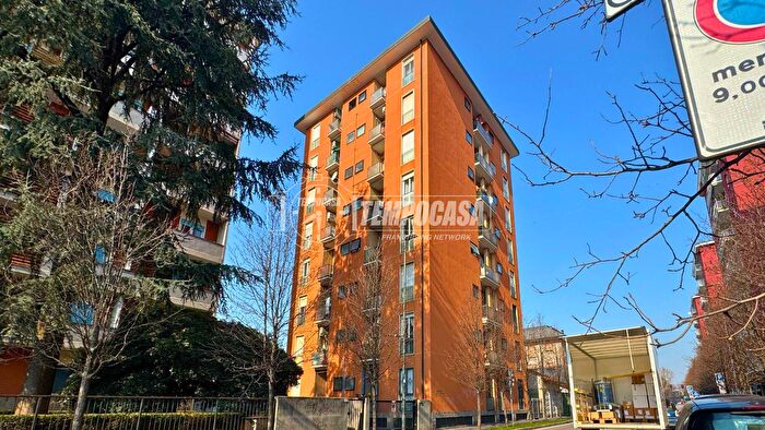 Appartamento trilocale in vendita in Viale Emilia, Cologno Monzese