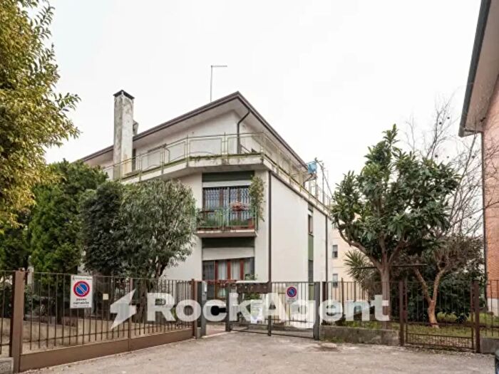 Appartamento con 5 locali in affitto in Via Marco Antonio Calza, Padova