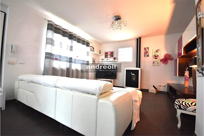 Appartamento con 7 locali in vendita in Camerata Picena