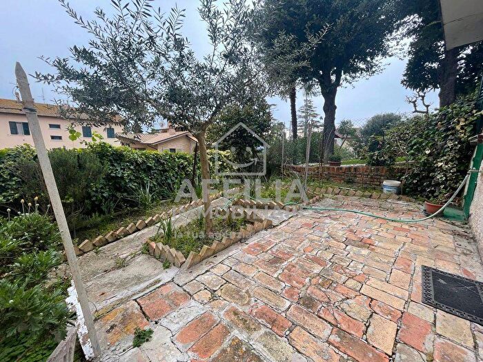 Appartamento trilocale in affitto in Via Giuseppe Mazzini, Centro, Belvedere Ostrense