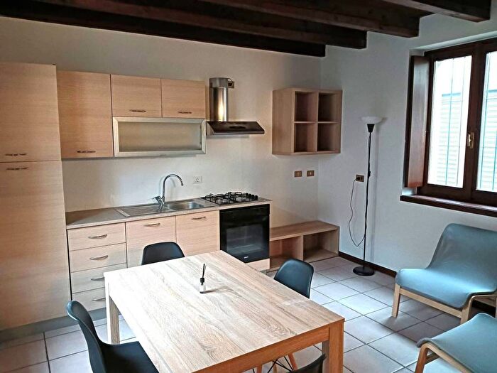 Appartamento bilocale in affitto in Via Disciplina, Centro, Orzivecchi
