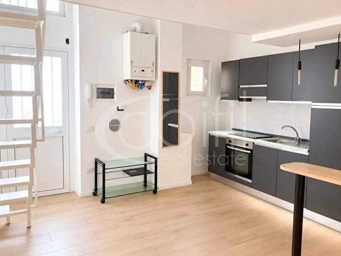 Appartamento bilocale in vendita in Via Golfo degli Aranci, Milano