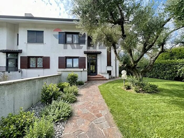 Casa quadrilocale in vendita in Strada dei Tigli, Campoformido