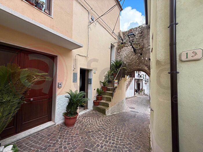 Casa trilocale in vendita in Via Annunziata, Ciorlano