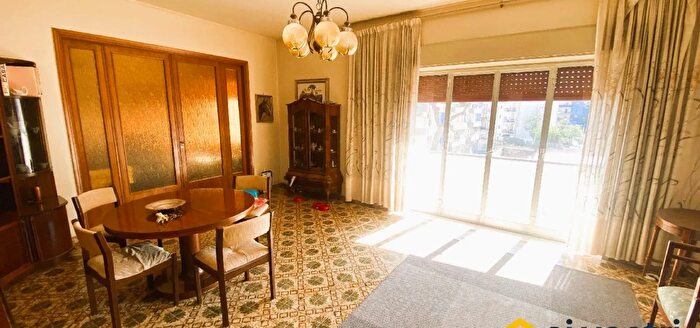 Appartamento con 6 locali in vendita in Via Damone Siracusa, Siracusa