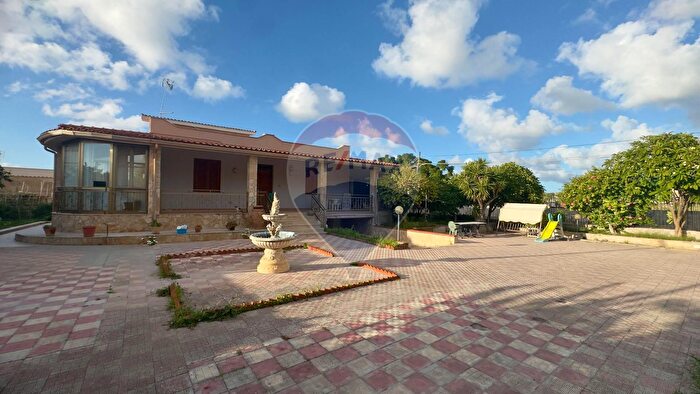 Casa con 5 locali in vendita in Via Giuseppe Fava, Cinisi